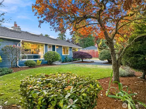 21822 92nd Ave W, Edmonds, WA 98020