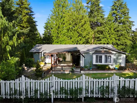 415 118th Ave E, Puyallup, WA 98372