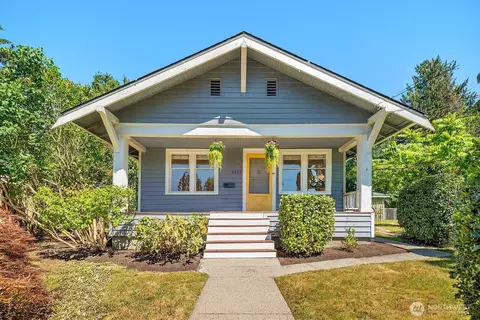 3222 38th Ave SW, Seattle, WA 98126