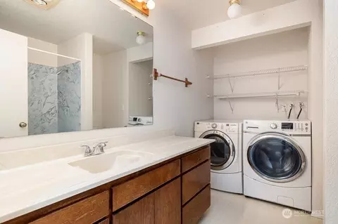 Other - 2516 Rockefeller Avenue Apt A B Ave #A, B, Everett, WA 98201 photo 8 of 10