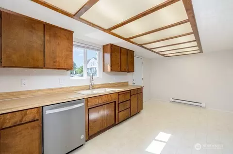 Kitchen - 2516 Rockefeller Avenue Apt A B Ave #A, B, Everett, WA 98201 photo 5 of 6