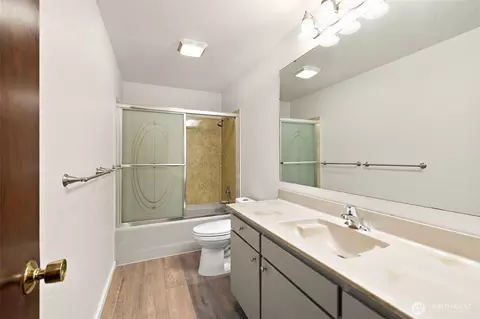 Bath - 2516 Rockefeller Avenue Apt A B Ave #A, B, Everett, WA 98201 photo 1 of 2
