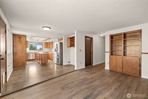 Living - 2516 Rockefeller Avenue Apt A B Ave #A, B, Everett, WA 98201 photo 8 of 12