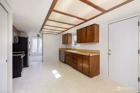 Other - 2516 Rockefeller Avenue Apt A B Ave #A, B, Everett, WA 98201 photo 7 of 10