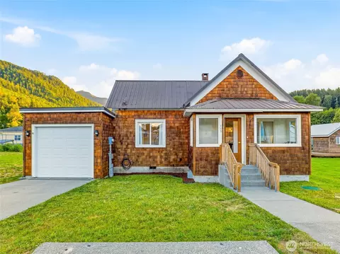 115 5th St N, Skykomish, WA 98288