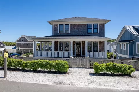 41 Horizon St, Pacific Beach, WA 98571