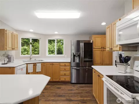 Kitchen - 17023 76th Street Ct E, Sumner, WA 98390 photo 3 of 3