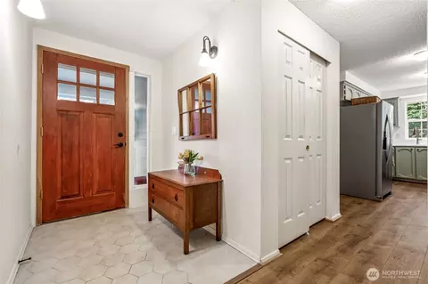 Entry Way - 2630 178th St SE, Bothell, WA 98012 photo 2 of 2