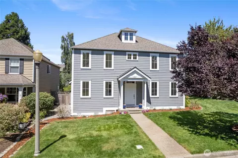 3207 Parkside Cir NE, Tacoma, WA 98422
