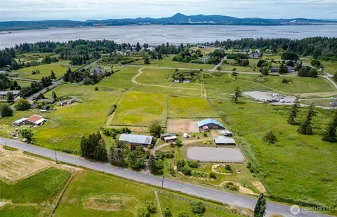 13187 Rector Rd, Mount Vernon, WA 98273