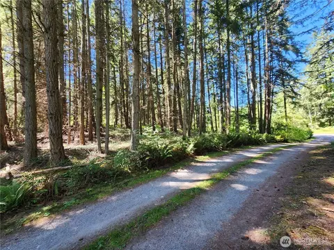 1664 Lancaster Rd, Freeland, WA 98249
