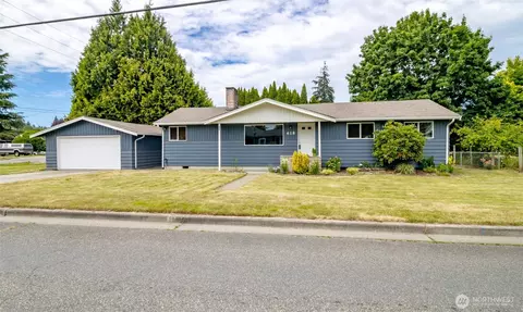 618 21st St SE, Puyallup, WA 98372