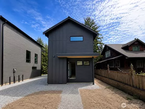 4909 SW Canada Dr, Seattle, WA 98136