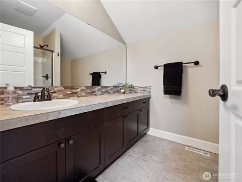 Bath - 3420 Mchugh Pl, Enumclaw, WA 98022 photo 6 of 7