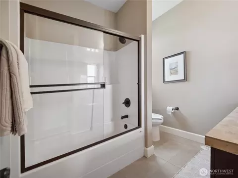 Bath - 3420 Mchugh Pl, Enumclaw, WA 98022 photo 4 of 7