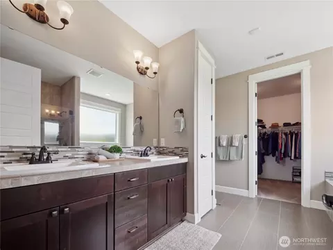Bath - 3420 Mchugh Pl, Enumclaw, WA 98022 photo 1 of 7