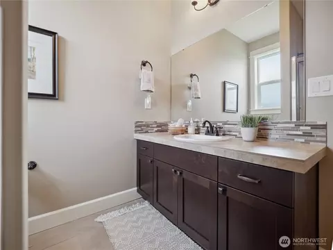 Bath - 3420 Mchugh Pl, Enumclaw, WA 98022 photo 5 of 7