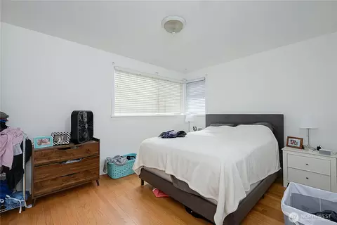 Bedroom - 910 E Prospect St, Seattle, WA 98102 photo 1 of 1