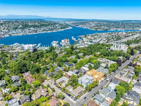 View/Area - 910 E Prospect St, Seattle, WA 98102 photo 1 of 2