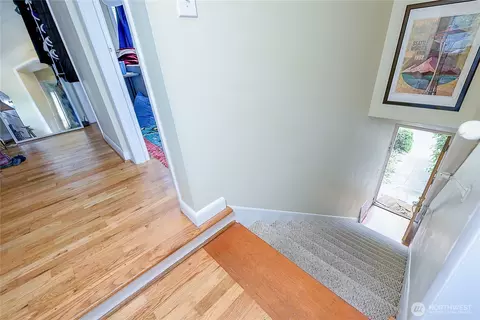 Entry Way - 910 E Prospect St, Seattle, WA 98102 photo 3 of 3