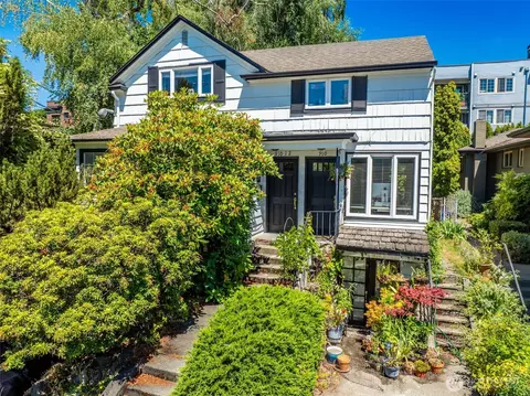 Exterior - 910 E Prospect St, Seattle, WA 98102 photo 3 of 4