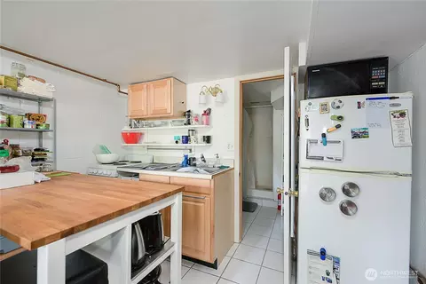 Kitchen - 910 E Prospect St, Seattle, WA 98102 photo 1 of 4