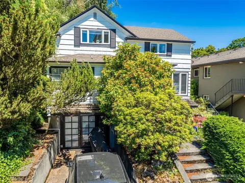 910 E Prospect St, Seattle, WA 98102