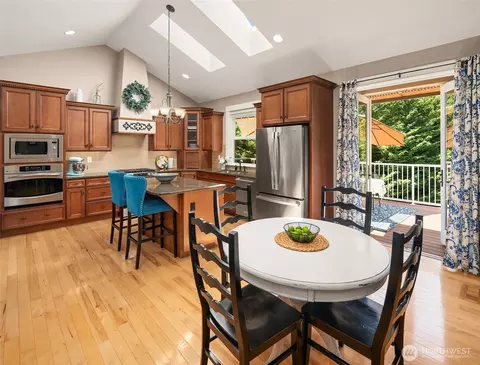 2312 NE Solar View Ct, Poulsbo, WA 98370