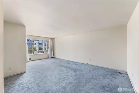 Living - 917 28th Ave S, Seattle, WA 98144 photo 1 of 5