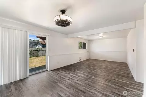 Living - 917 28th Ave S, Seattle, WA 98144 photo 5 of 5