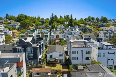 View/Area - 917 28th Ave S, Seattle, WA 98144 photo 2 of 6