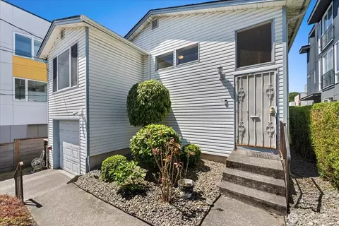 Exterior - 917 28th Ave S, Seattle, WA 98144 photo 2 of 2