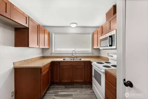 Kitchen - 917 28th Ave S, Seattle, WA 98144 photo 3 of 3