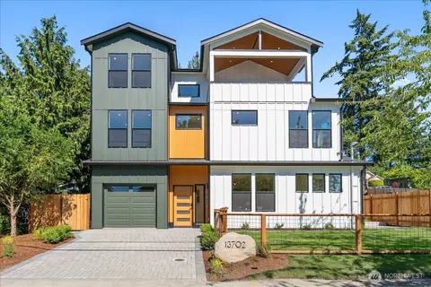 13702 37th Ave NE, Seattle, WA 98125