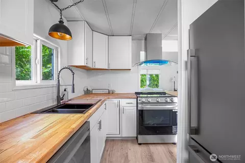 9512 315 Ave SE #13, Issaquah, WA 98027