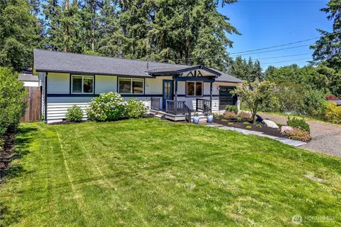 6726 NE Whidbey Dr, Hansville, WA 98340