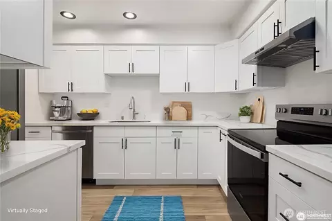 Kitchen - 9 76th St SE, Everett, WA 98203 photo 1 of 2