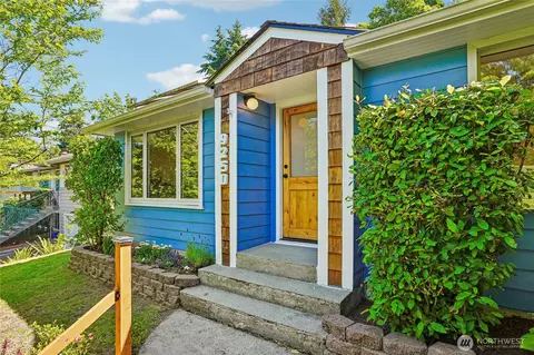 9250 14th Ave SW, Seattle, WA 98106