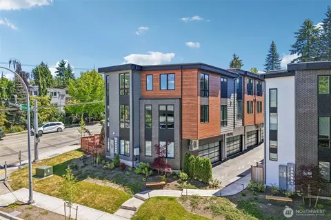 117 6th St #E, Kirkland, WA 98033