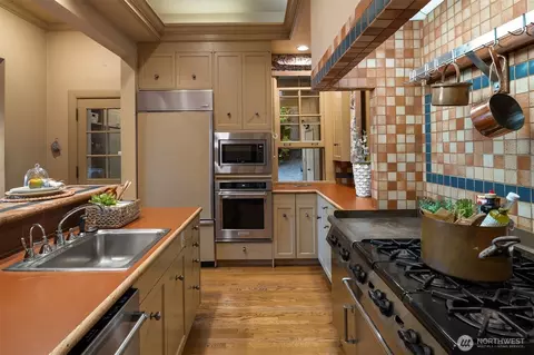 Kitchen - 49 NW Cherry Loop, Shoreline, WA 98177 photo 1 of 2