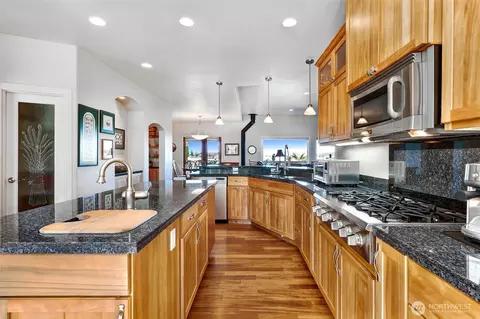 Kitchen - 203 Delta Way, Sequim, WA 98382 photo 4 of 5
