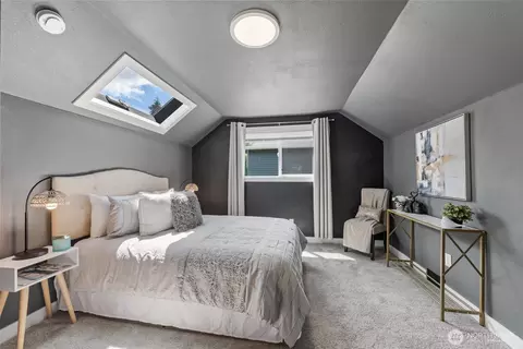 Bedroom - 22014 5th Ave W, Bothell, WA 98021 photo 5 of 6