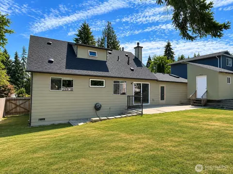 Exterior - 22014 5th Ave W, Bothell, WA 98021 photo 4 of 6