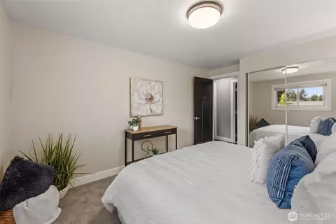 Bedroom - 22014 5th Ave W, Bothell, WA 98021 photo 2 of 6