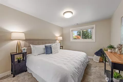 Bedroom - 22014 5th Ave W, Bothell, WA 98021 photo 1 of 6