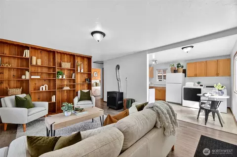 2827 SW Nevada St, Seattle, WA 98126