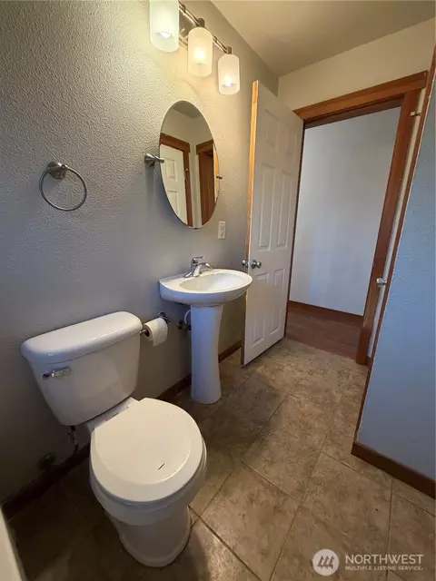 Bath - 2505 Harrison Ave, Everett, WA 98201 photo 1 of 2