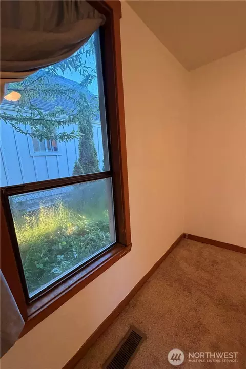 Bedroom - 2505 Harrison Ave, Everett, WA 98201 photo 2 of 3