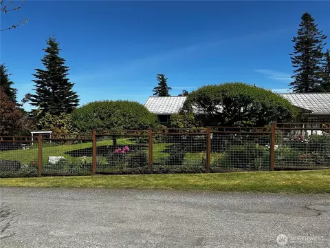 96 Scenic Ln, Eastsound, WA 98245