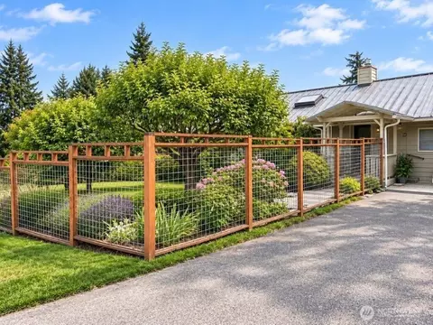 96 Scenic Ln, Eastsound, WA 98245
